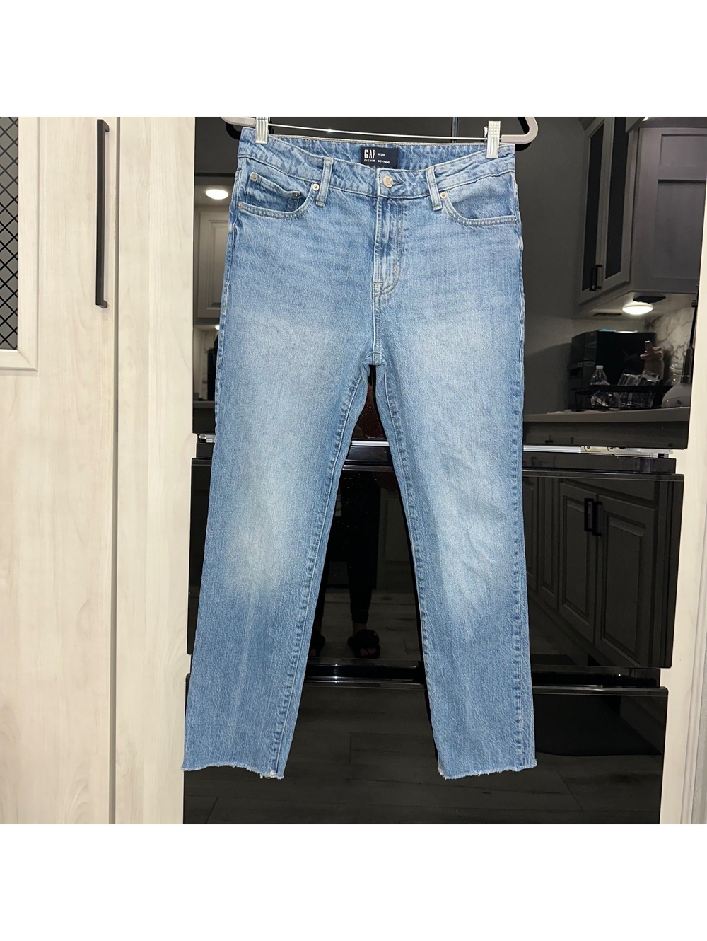 GAP Women's Boyfriend Denim Jeans Size 6/28 Light Blue Raw Hem